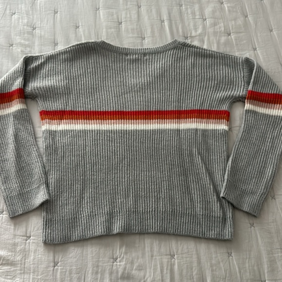 💕 2 for $15 - Pink Rose sweater - Picture 3 of 3